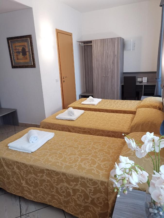 Hotel Brianza Milan Exterior photo