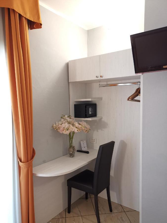 Hotel Brianza Milan Exterior photo