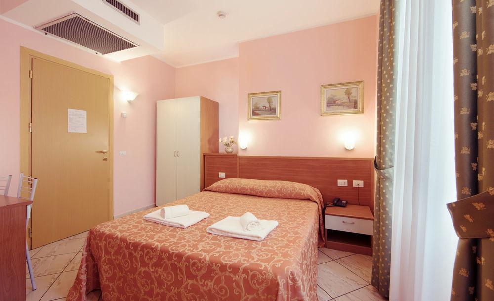 Hotel Brianza Milan Exterior photo