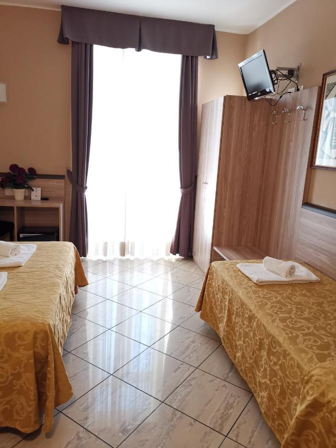 Hotel Brianza Milan Exterior photo