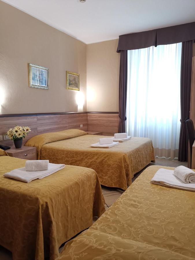 Hotel Brianza Milan Exterior photo