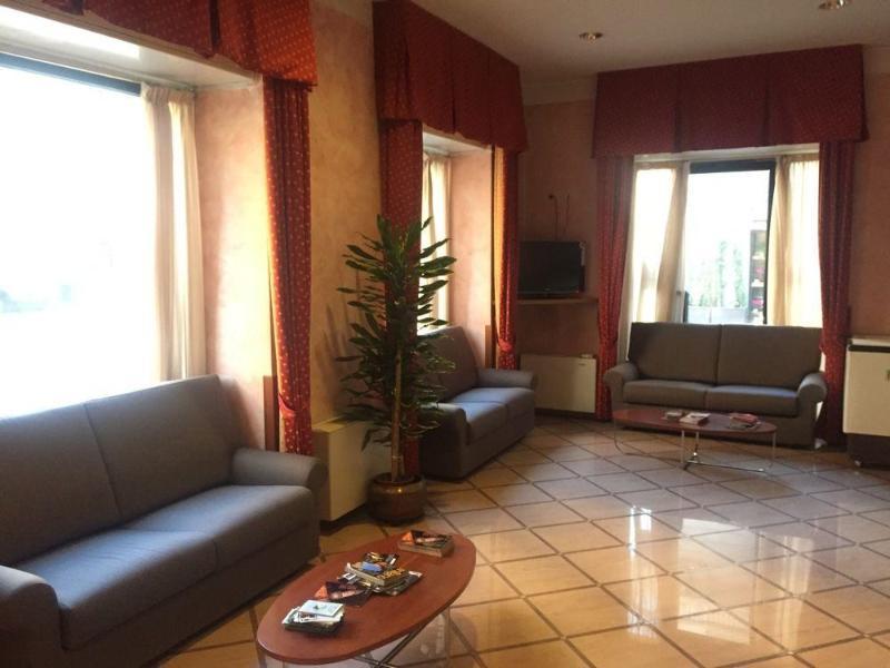 Hotel Brianza Milan Exterior photo