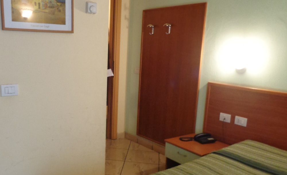 Hotel Brianza Milan Exterior photo