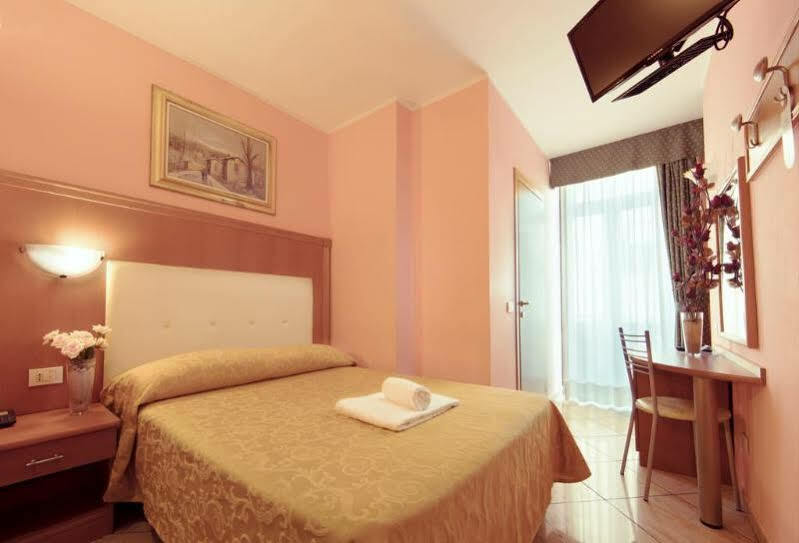 Hotel Brianza Milan Exterior photo