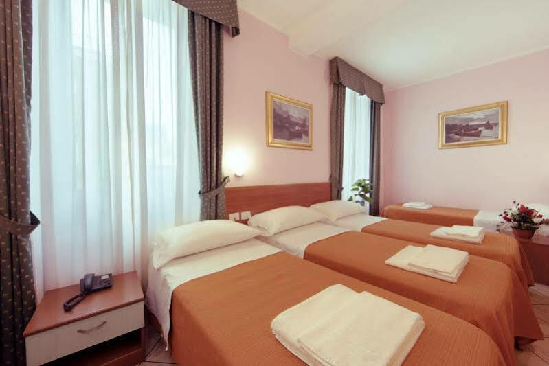 Hotel Brianza Milan Exterior photo