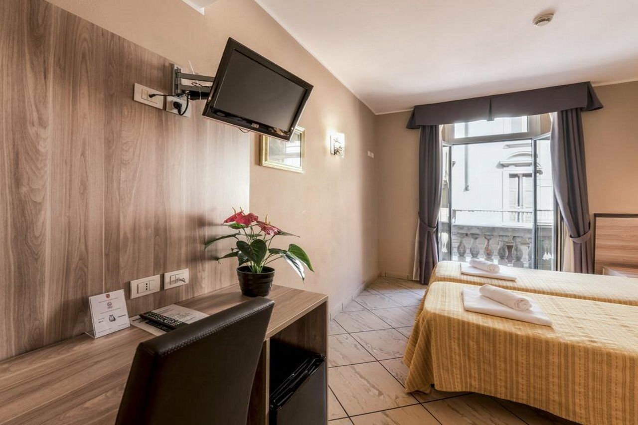Hotel Brianza Milan Exterior photo
