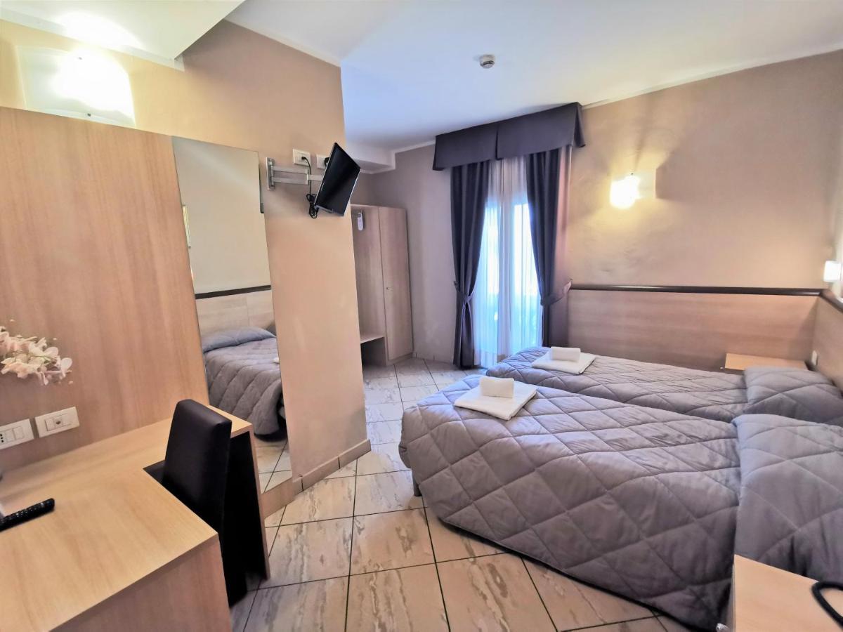 Hotel Brianza Milan Exterior photo